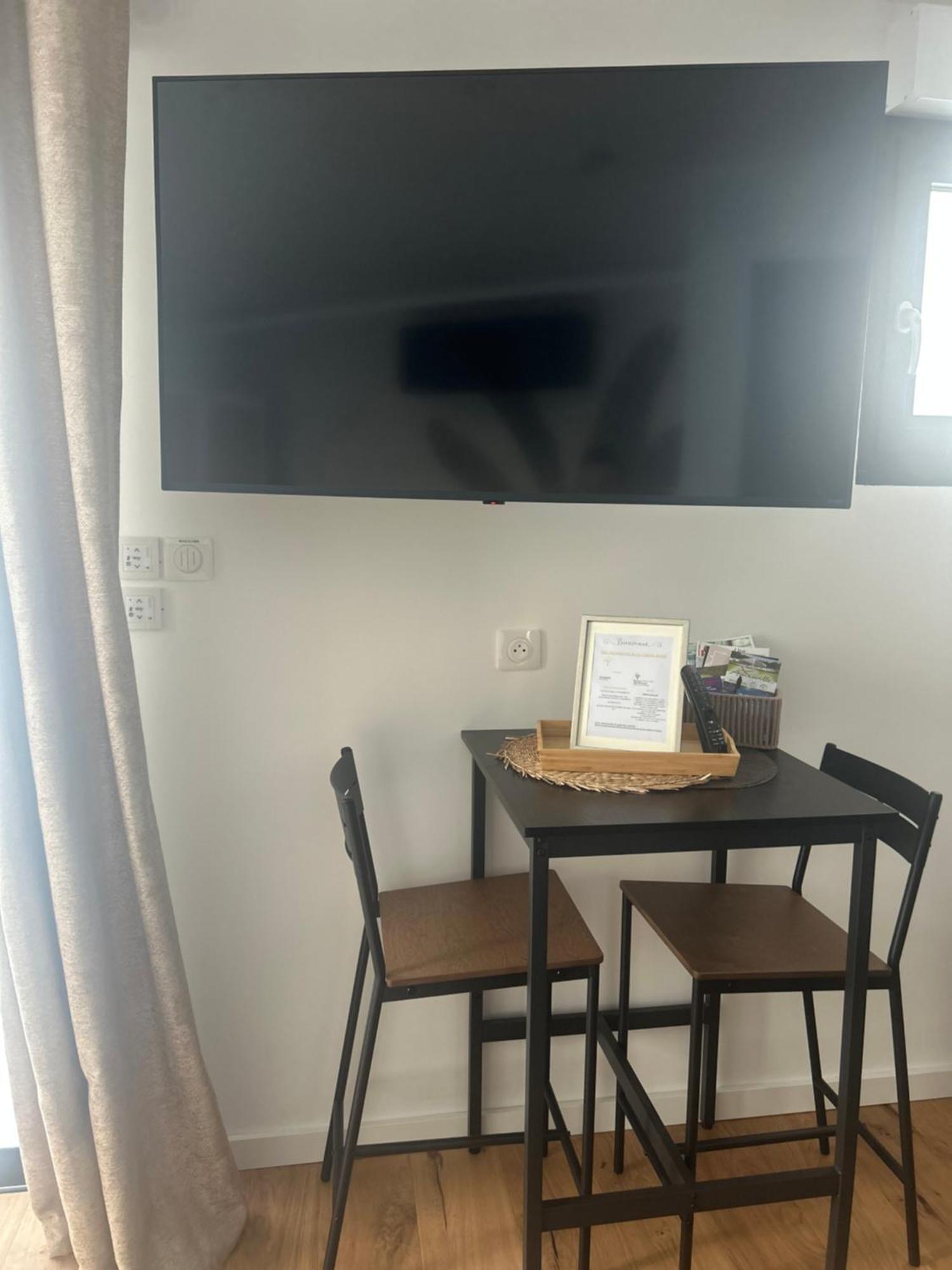Studio Prestige Avec Terrasse Le Chene Dore Au Coeur Du Centre Touristique Cite Des Loisirs 200 M Du Galaxie,Face Au Snowworld Parking Gratuit Privatif Amnéville Kültér fotó